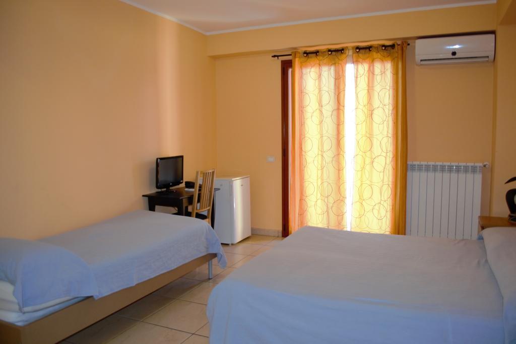 Hotel Acquaplanet Paterno  Ngoại thất bức ảnh